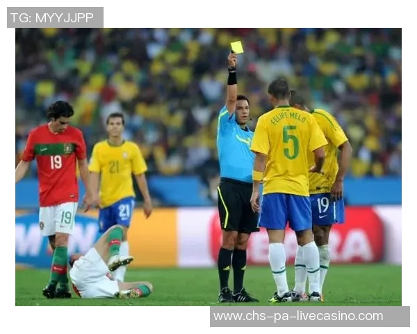 足球黄牌牌的背后故事与影响解析让我们重新审视这项运动的公平与激情 足球黄牌牌的背后故事与影响解析让我们重新审视这项运动的公平与激情